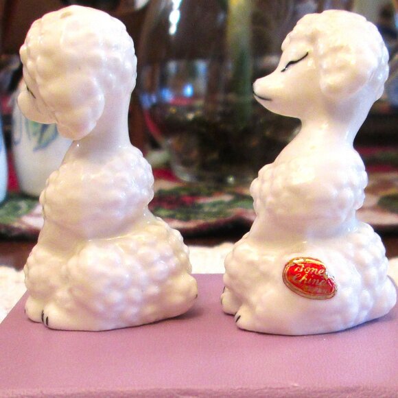 Vtg salt & pepper bone china very white poodle shakers Japan - Picture 3 of 6